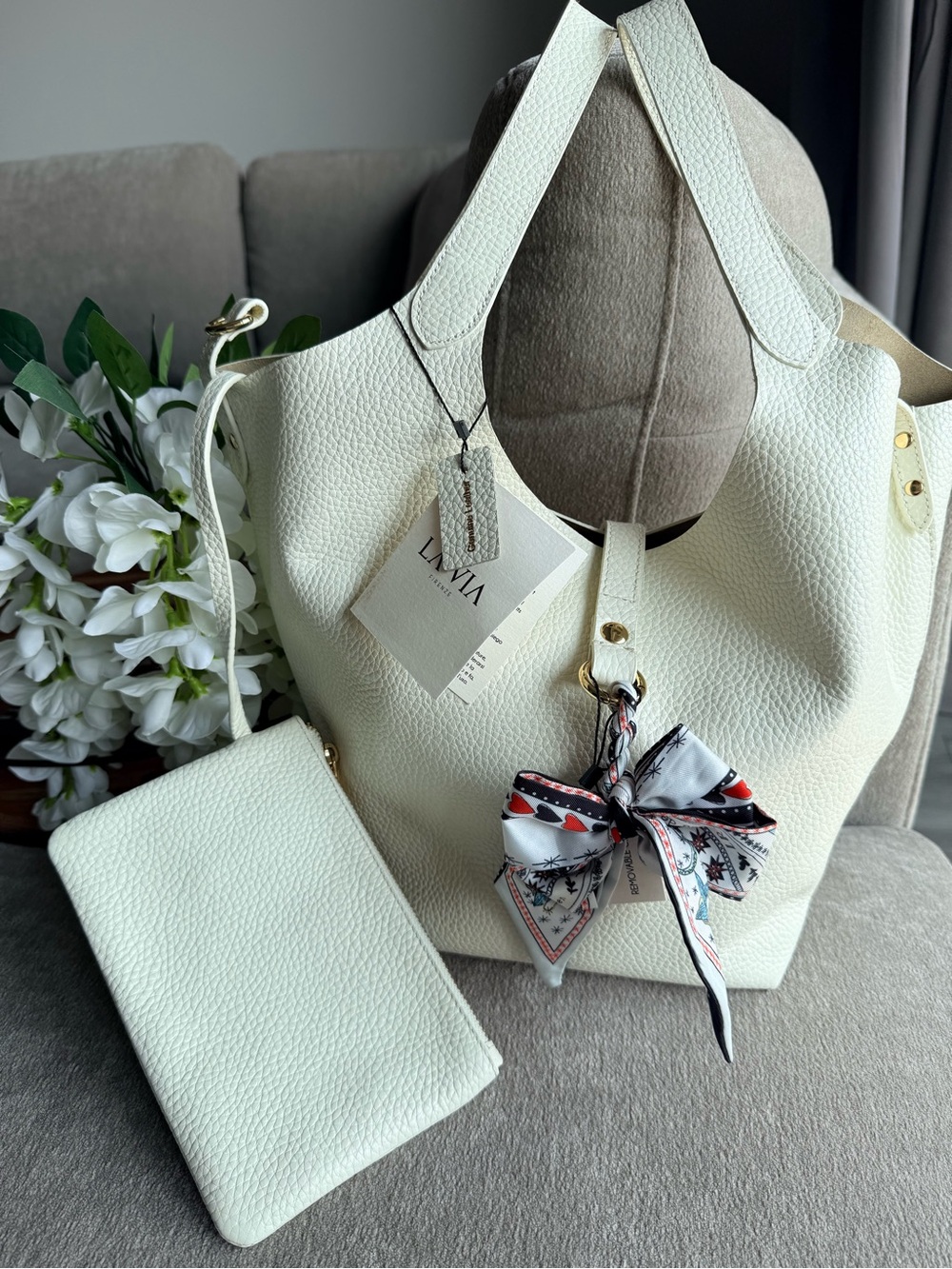 La Via Firenze Ivory Textured Leather Tote with Pouch NWT